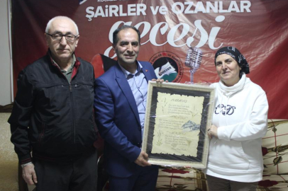 Sanatçıdan Şair’e sürpriz hediye