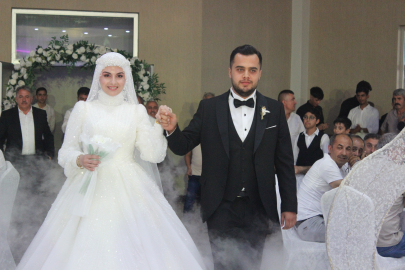 DURMUŞ VE KÖSEDAĞ AİLELERİNİN  DÜĞÜNÜNE YOĞUN KATILIM