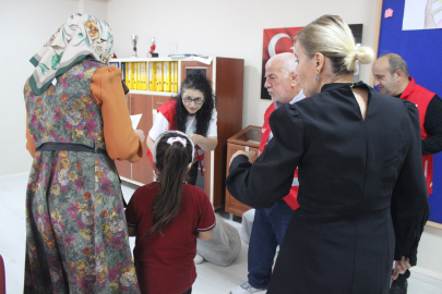Kızılay, Sevindikli’de 50 Öğrenciyi Sevindirdi