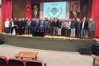 TÜRK DÜNYASI  KONFERANS'I BÜYÜK İLGİ GÖRDÜ