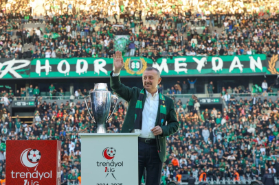 Hem taraftarı, hem Kocaelispor'u kutladı