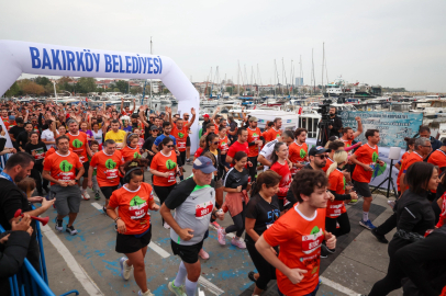 İstanbul Bakırköy’de öğretmenler günü için 2 bin 800 kişi koştu