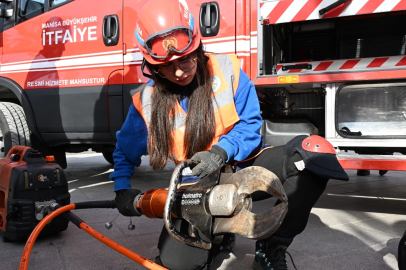 Manisa’da 'Mahalle Afet Gönülleri Projesi' başlatıldı