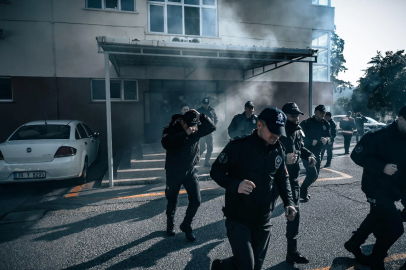 İzmir İtfaiyesi'nden polis okulunda yangın tatbikatı