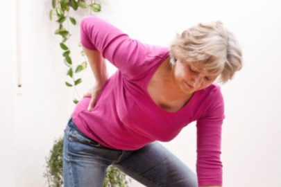 Kadınlarda yük taşımaya bağlı bel fıtığı riski artıyor