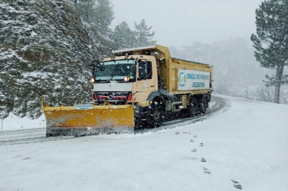 Denizli Büyükşehir kar mesaisinde