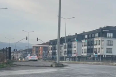 Düzce’de aynı kavşakta 3 dakikada 4 ters yön ihlali kamerada