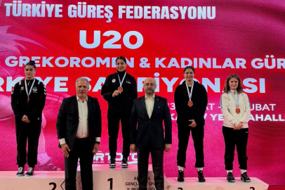 Nevşehirli güreşçiler dereceleri sıraladı