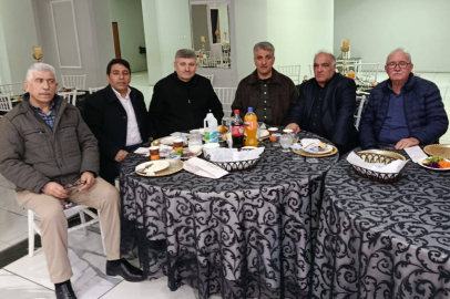 MÜZİSYENLER HEM MEVLİT OKUTTU, HEM İFTAR VERDİ