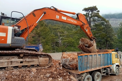 Antalya Büyükşehir’den Alanya’da yol onarımı