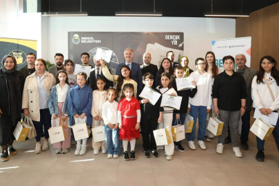 Bursa İnegöl'de Nöbetçi Kitaphanelerin 'en’leri ödüllendirildi