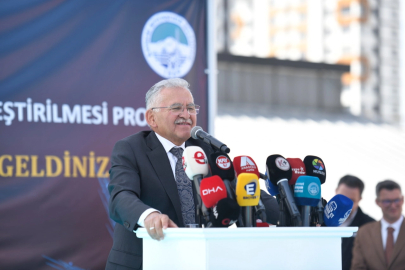 Kayseri Büyükşehir'den emeklilere 10 bin liralık destek