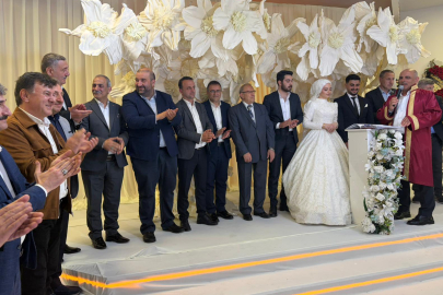 KATİP DÜZGÜN, OĞLU BERKAN’I MUHTEŞEM DÜĞÜN İLE EVLENDİRDİ