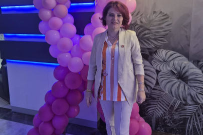 Etkinlikten Etkinliğe Koşan Muhtar Takdir Topluyor