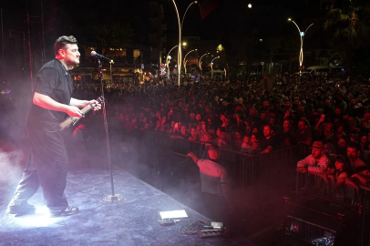 Ekin Uzunlar, Kocaeli’yi Karadeniz ezgileriyle coşturdu