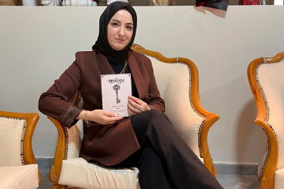 EBRA TUFAN, İLK KİTABI “RİNHAN” İLE OKURLARLA BULUŞTU