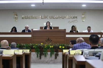 İzmir Karabağlar'da 2027 bütçesi komisyona gönderildi