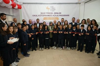 Bursa'da 23 Nisan Ortaokuluna yeni okul kütüphanesi açıldı