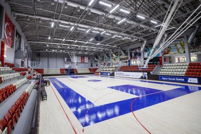 İzmir'de Celal Atik Spor Salonu yenilendi
