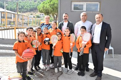 Manisa Büyükşehir'den okulların spor altyapısına takviye