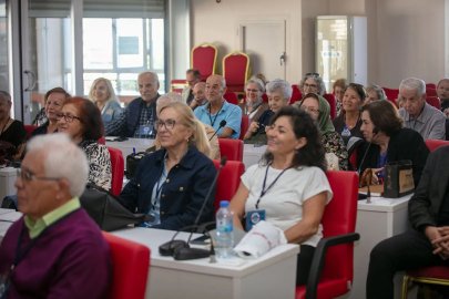 Güzelbahçe 3. Yaş Üniversitesi yeni döneme başladı
