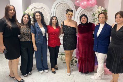HÜRÜ GÖÇER, DOĞUM GÜNÜNÜ DOSTLARIYLA BİRLİKTE KUTLADI