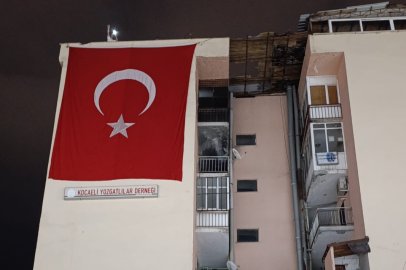 TÜRK BAYRAĞI’NI ÇALDILAR!