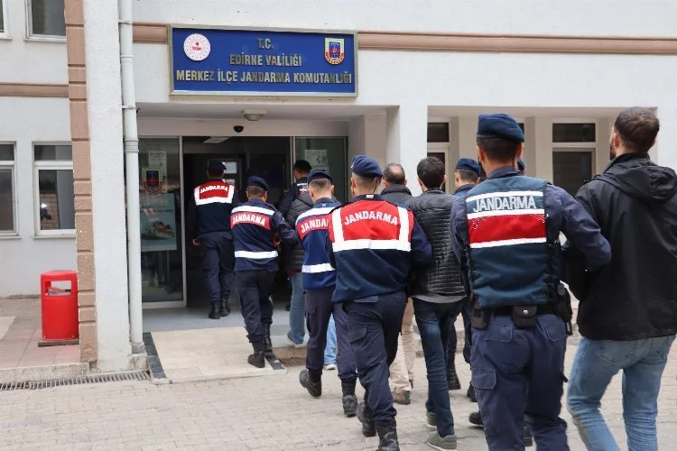 Edirne'de 9 FETÖ üyesi sınırda yakalandı